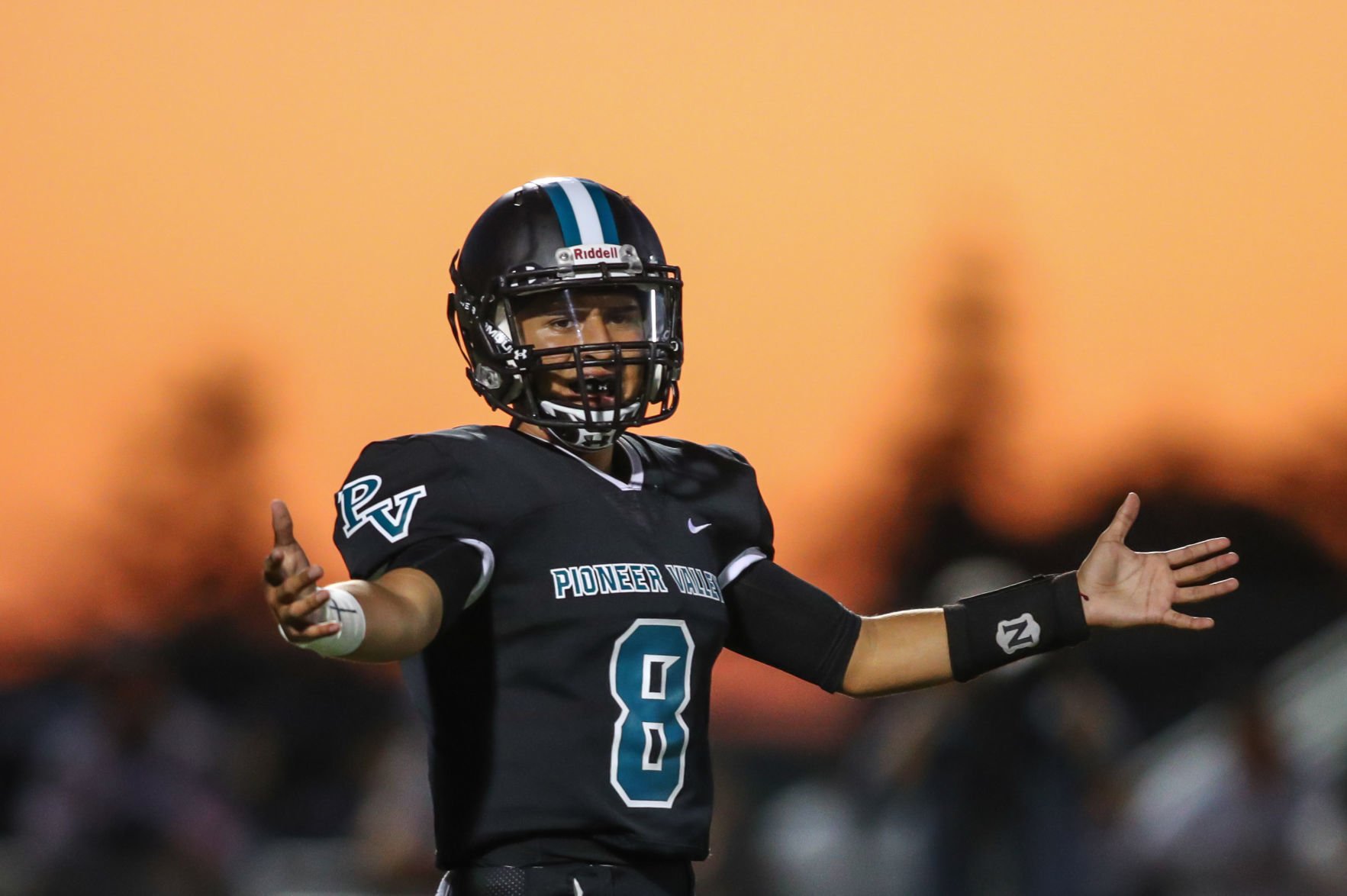 090619 FB Pioneer vs Righetti 10.jpg